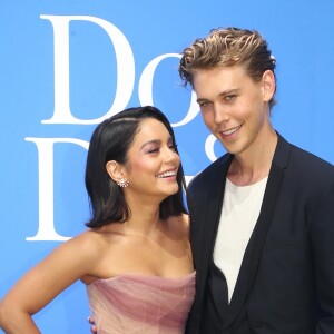 Vanessa Hudgens et son compagnon Austin Butler à la première de "Dog Days" au Atrium à Westfield Century City à Los Angeles, le 5 août 2018