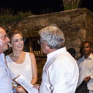 Exclusif - François Hollande, et sa compagne Julie Gayet et Michel Boujenah - Festival de Ramatuelle - Pièce ART de Y. Reza le 4 août 2018. Un dîner était donné à l'issue de la représentation. © Cyril Bruneau / Festival de Ramatuelle / Bestimage