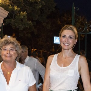 Exclusif - François Hollande, Jacqueline Franjou, Julie Gayet et Michel Boujenah - Festival de Ramatuelle - Pièce ART de Y. Reza le 4 août 2018. Un dîner était donné à l'issue de la représentation. © Cyril Bruneau / Festival de Ramatuelle / Bestimage