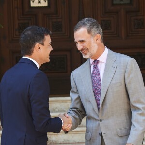 Le roi Felipe VI d'Espagne a reçu le Premier ministre espagnol Pedro Sánchez au Palais de Marivent à Palma de Majorque le 6 août 2018. © Jack Abuin / ZumaPress / Bestimage
