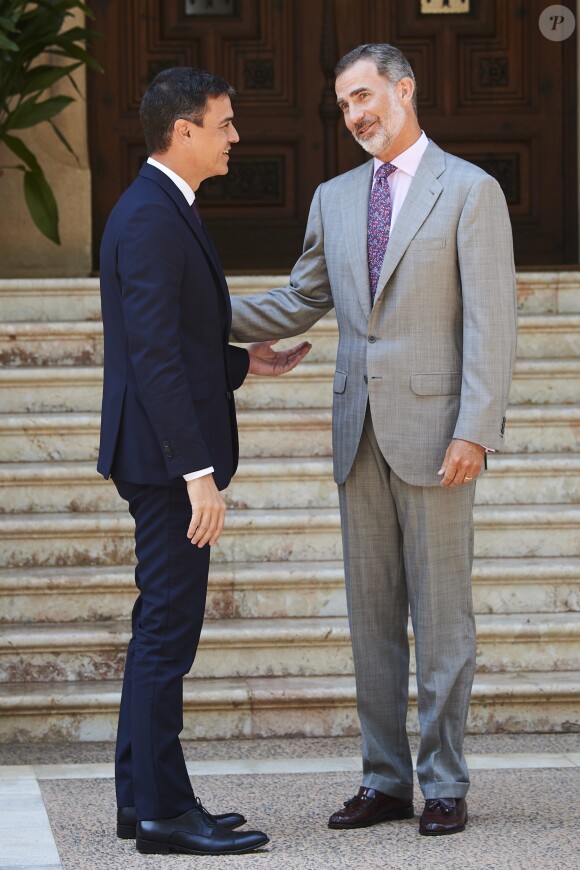 Le roi Felipe VI d'Espagne a reçu le Premier ministre espagnol Pedro Sánchez au Palais de Marivent à Palma de Majorque le 6 août 2018. © Jack Abuin / ZumaPress / Bestimage