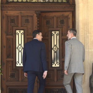 Le roi Felipe VI d'Espagne a accueilli le Premier ministre espagnol Pedro Sánchez au Palais de Marivent à Palma de Majorque pour une audience le 6 août 2018.