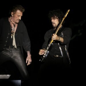 Exclusif - Yarol Poupaud - Johnny Hallyday en concert au Vélodrome à Arcachon, où 8500 personnes sont venues l'acclamer. Le 19 juillet 2016 © Patrick Bernard-Thibaud Moritz / Bestimage