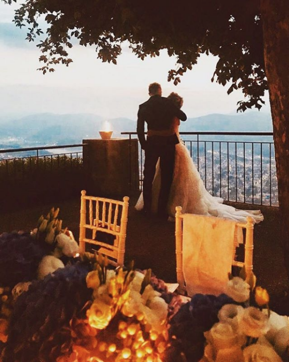 Lara Gut et Valon Behrami se sont mariés le 11 juillet 2018 à Lugano, en Suisse, quatre mois après avoir officialisé leur histoire d'amour. Photo Instagram publiée le lendemain, le 12 juillet.