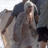 Lady Gaga lors d'une séance photo sur la plage de Malibu, le 25 juillet 2018.
