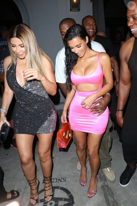 Kanye West et sa femme Kim Kardashian - Arrivées et sorties des célébrités venues au restaurant "Craig's" puis au club "Delilah" pour célébrer les 21 ans de Kylie Jenner à Los Angeles, le 9 août 2018.