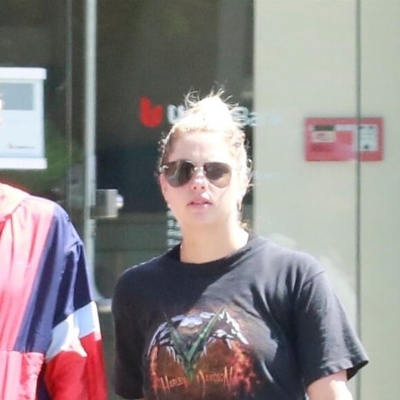 Exclusif - Ashley Benson et Cara Delevingne sont allées se faire pouponner dans le spa Lunchbox Wax à West Hollywood, le 7 août 2018