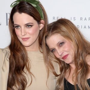 Riley Keough et sa mère Lisa Marie Presley - People à la 24ème édition de la soirée 'Elle Women in Hollywood Awards' à Beverly Hills, le 16 octobre 2017.