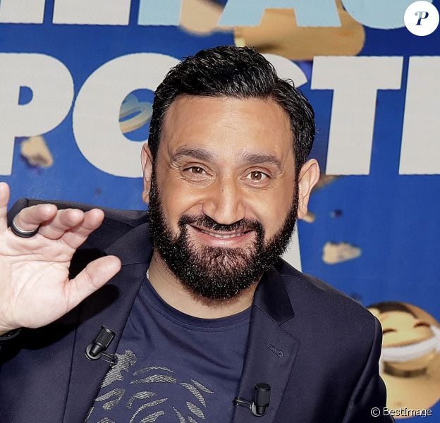 Cyril Hanouna Investit Dans Un Club De Football Purepeople