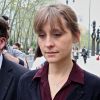 Allison Mack quittant une audience au tribunal de Brooklyn à New York le 4 mai 2018