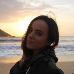 Alizée sublime à Ajaccio en Corse, un cliché immortalisé par sa fille Annily. Le 11 novembre 2017.