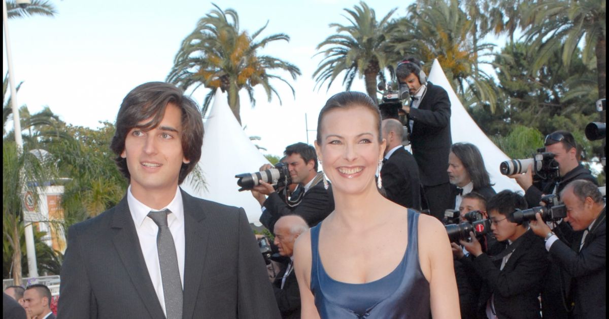 Qui Est Le Père Du Fils De Carole Bouquet Carole Bouquet et son fils Dimitri - Montée des marches pour la clôture