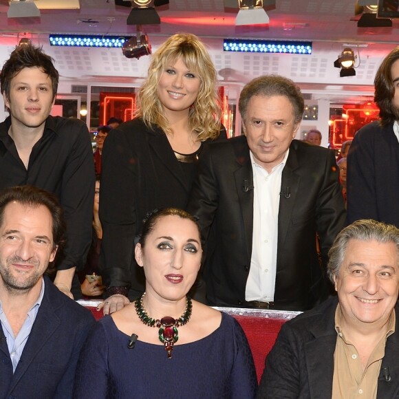 Sébastien Castro, Stéphane De Groodt, Rossy de Palma, Christian Clavier, Carole Bouquet, Brahim Zaibat, Charles Pasi, Véronick Sévère, Michel Drucker, Dimitri Rassam et Khatia Buniatishvili - Enregistrement de l'émission "Vivement Dimanche" à Paris, le 17 décembre 2014.