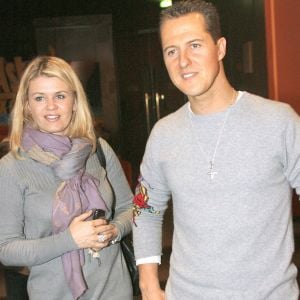 Michael Schumacher et sa femme Corinna - Premiere du film Asterix à Paris le 13 janvier 2008.