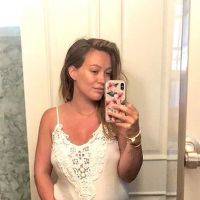 Hilary Duff enceinte : Craquante photo de son baby bump