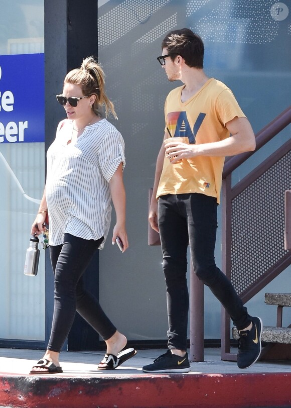 Exclusif - Hilary Duff enceinte est allé déjeuner avec son compagnon Matthew Koma à Studio City, le 15 août 2018