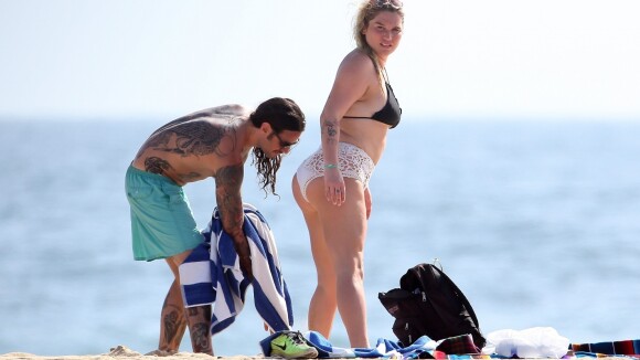 Kesha : Escapade romantique à la plage avec son chéri