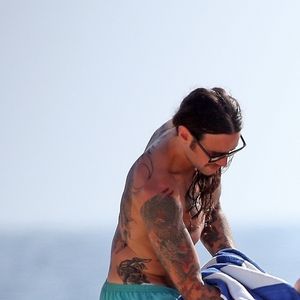 Exclusif -  Kesha et son compagnon Brad Ashenfelter passent une journée romantique sur la plage de Todos Santos au Mexique, le 16 août 2018