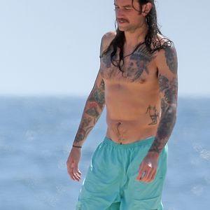 Exclusif -  Kesha et son compagnon Brad Ashenfelter passent une journée romantique sur la plage de Todos Santos au Mexique, le 16 août 2018