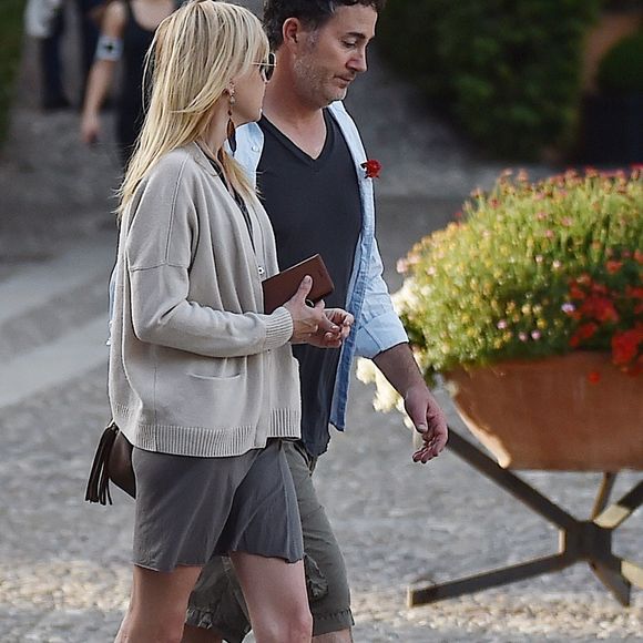 Exclusif - Anna Faris se promène avec son compagnon Michael Barrett et son fils Jack à Portofino, le 13 juin 2018.