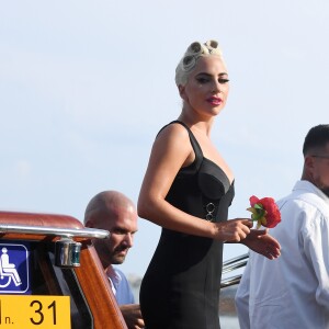 Lady Gaga  en bateau-taxi lors 75ème édition du Festival du Film International de Venise, La Mostra, à Venise, Italie, le 30 août 2018.