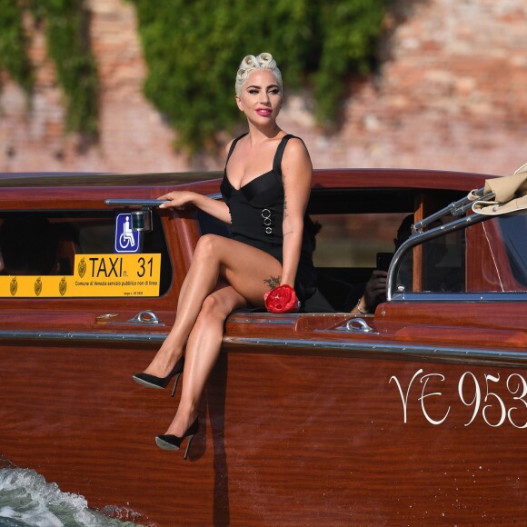 Lady Gaga  en bateau-taxi lors 75ème édition du Festival du Film International de Venise, La Mostra, à Venise, Italie, le 30 août 2018.
