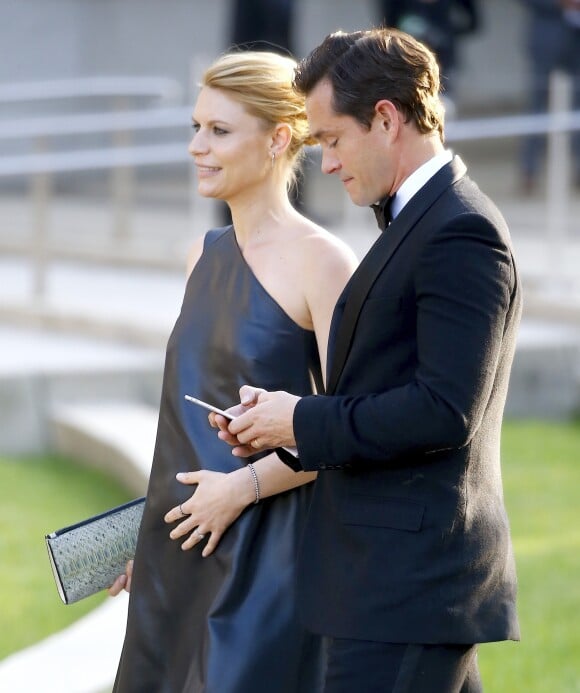 Claire Danes enceinte et son mari Hugh Dancy - Les célébrités arrivent à la soirée CFDA Awards au musée de Brooklyn à New York, le 4 juin 2018