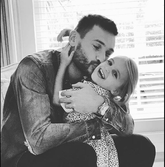 Marine Lloris publie une photo de son mari Hugo Lloris partageant un câlin avec leur fille Giuliana. Instagram, le 6 septembre 2018.