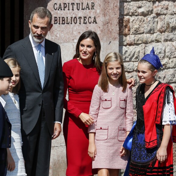 Le roi Felipe VI d'Espagne, la reine Letizia et leurs filles la princesse Leonor des Asturies et l'infante Sofia ont célébré le centenaire du couronnement canonique de la Vierge de Covadonga  le 8 septembre 2018 à Cangas de Onis. Il s'agissait de la première visite officielle de la princesse Leonor dans le royaume des Asturies, une manère d'étrenner officiellement son titre d'héritière, 41 ans après son père.