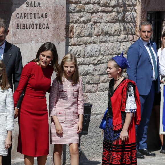 Le roi Felipe VI d'Espagne, la reine Letizia et leurs filles la princesse Leonor des Asturies et l'infante Sofia ont célébré le centenaire du couronnement canonique de la Vierge de Covadonga  le 8 septembre 2018 à Cangas de Onis. Il s'agissait de la première visite officielle de la princesse Leonor dans le royaume des Asturies, une manère d'étrenner officiellement son titre d'héritière, 41 ans après son père.