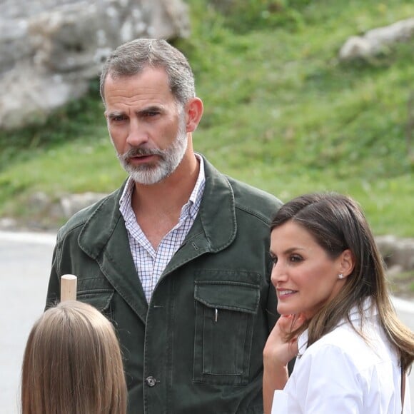 Le roi Felipe VI d'Espagne, la reine Letizia et leurs filles la princesse Leonor des Asturies et l'infante Sofia ont célébré le centenaire de la création du Parc National de la Montagne de Covadonga le 8 septembre 2018 à Cangas de Onis. Il s'agissait de la première visite officielle de la princesse Leonor dans le royaume des Asturies, une manère d'étrenner officiellement son titre d'héritière, 41 ans après son père.
Le roi Felipe, la reine Letizia et leurs filles la princesse Leonor et l'infante Sofia - La famille royale espagnole lors du centenaire de la création du parc national de Covadonga dans les Asturies le 8 septembre 2018. Spanish Royals attend the 100th anniversary of the Covadonga Mountain National Park in Asturias. September 8, 201808/09/2018 - Covadonga