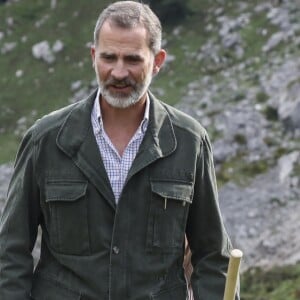 Le roi Felipe VI d'Espagne, la reine Letizia et leurs filles la princesse Leonor des Asturies et l'infante Sofia ont célébré le centenaire de la création du Parc National de la Montagne de Covadonga le 8 septembre 2018 à Cangas de Onis. Il s'agissait de la première visite officielle de la princesse Leonor dans le royaume des Asturies, une manère d'étrenner officiellement son titre d'héritière, 41 ans après son père.
Le roi Felipe, la reine Letizia et leurs filles la princesse Leonor et l'infante Sofia - La famille royale espagnole lors du centenaire de la création du parc national de Covadonga dans les Asturies le 8 septembre 2018. Spanish Royals attend the 100th anniversary of the Covadonga Mountain National Park in Asturias. September 8, 201808/09/2018 - Covadonga