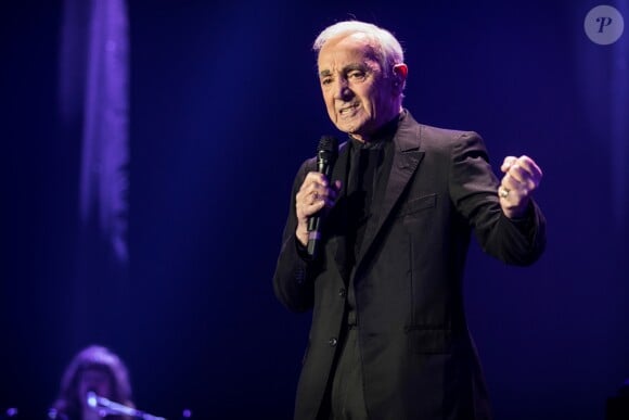 Exclusif - Charles Aznavour en concert à l'Accorhotels Arena à Paris. Le 13 décembre 2017 © Cyril Moreau / Bestimage