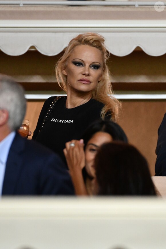 Exclusif - Pamela Anderson, l'actrice et modèle américaine, est venue encourager son fiancé Adil Rami, le défenseur marseillais, durant la rencontre de football de Ligue 1 Conforama entre Monaco et Marseille au stade Louis II le 2 septembre 2018. Les marseillais ont battu l'équipe de la Principauté par 3 buts à 2. © Bruno Bebert/Bestimage