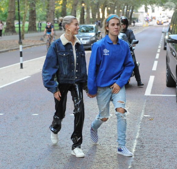 Justin Bieber et Hailey Baldwin se promènent à Londres le 17 septembre 2018.