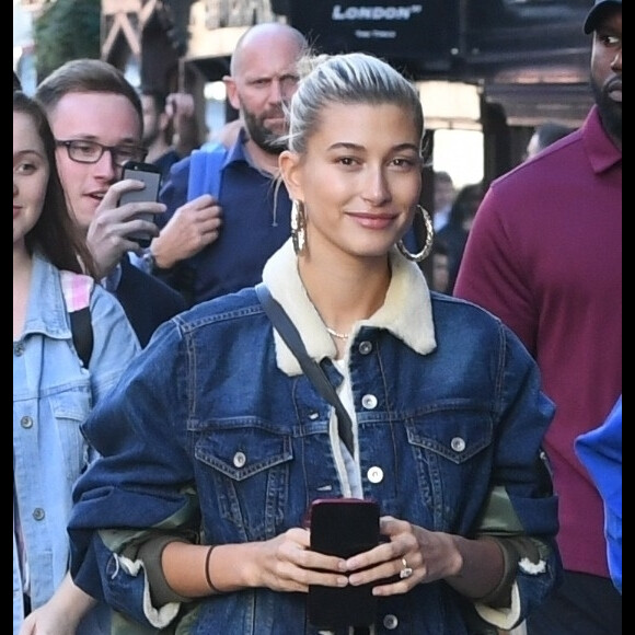 Justin Bieber et Hailey Baldwin se promènent à Londres le 17 septembre 2018.