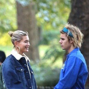 Justin Bieber et Hailey Baldwin se promènent à Londres le 17 septembre 2018.