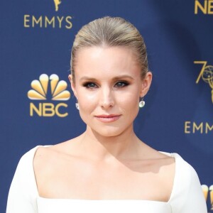 Kristen Bell lors du photocall de la 70e cérémonie des Primetime Emmy Awards au théâtre Microsoft à Los Angeles le 17 septembre 2018.