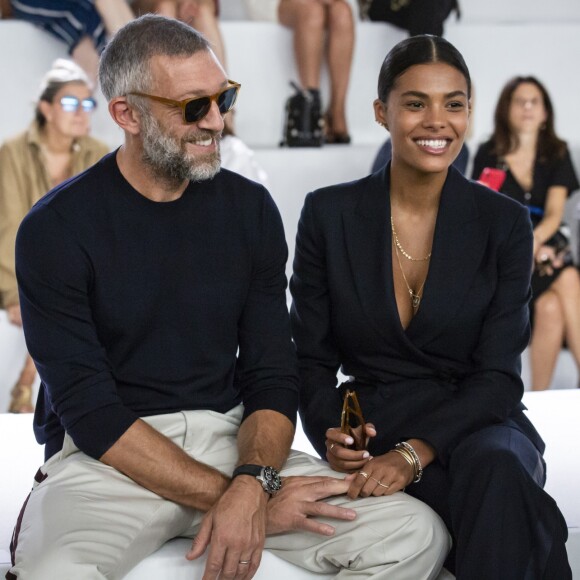 Vincent Cassel, Tina Kunakey au défilé Roberto Cavalli lors de la Fashion Week de Milan prêt-à-porter printemps/été 2019 le 22 septembre 2018.