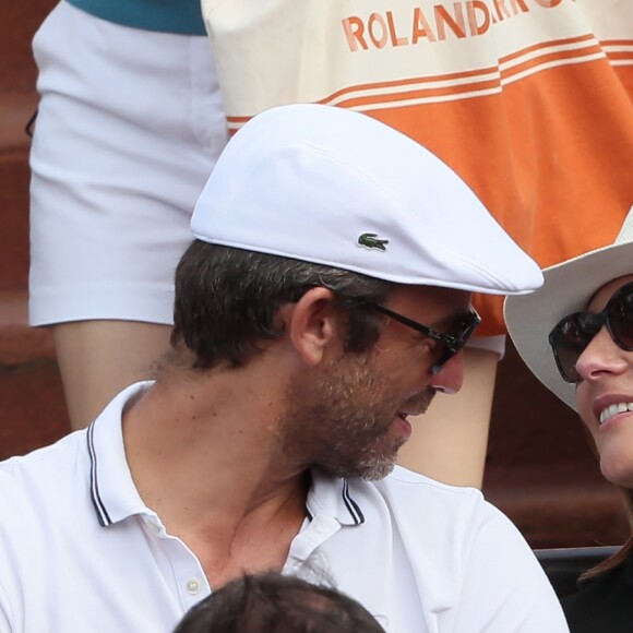 Shirley Bousquet (enceinte) et son compagnon Charles Watine dans les tribunes des internationaux de tennis de Roland Garros à Paris, France, le 3 juin 2018. © Dominique Jacovides - Cyril Moreau/Bestimage