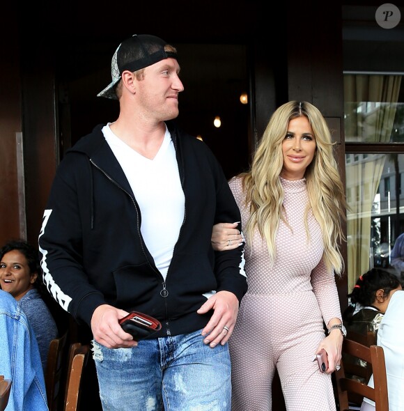 Kim Zolciak et son mari Croy Biermann sont allé déjeuner à Beverly Hills, le 15 octobre 2016.
