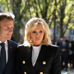 Le président de la République française Emmanuel Macron et sa femme la Première Dame Brigitte Macron (Trogneux) lors de la cérémonies d'hommage aux victimes du terrorisme aux Jardins de l'intendant à Paris, France, le 19 septembre 2018. © Jacques Witt/Pool/Bestimage