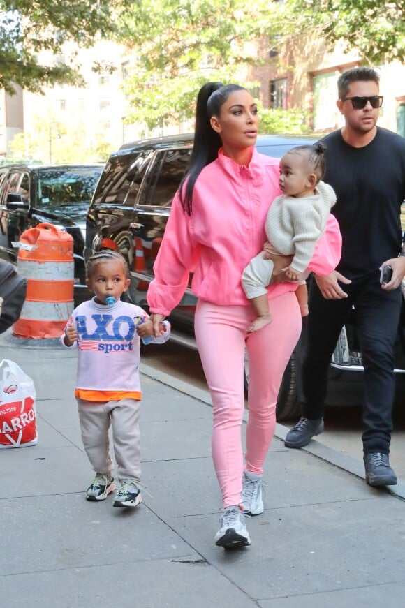 Kim Kardashian avec ses enfants Saint et Chicago à New York, le 29 septembre 2018