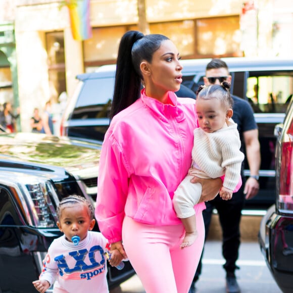 Kim Kardashian avec ses enfants Saint et Chicago à New York, le 29 septembre 2018