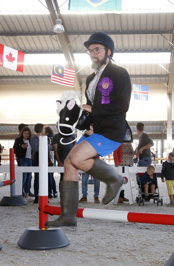 Exclusif - Guillaume Canet est le président et le parrain du 1er championnat du monde de cheval à deux pattes aux Herbiers, près de Nantes le 29 septembre 2018. Le "Horse Man" est une discipline venu de Finlande qui compte 10 000 licenciés. La compétition regroupe 55 équipes du monde entier représentants plus de 400 participants qui doivent participer à une épreuve de dressage et une de saut d'obstacle. © Patrick Bernard / Bestimage