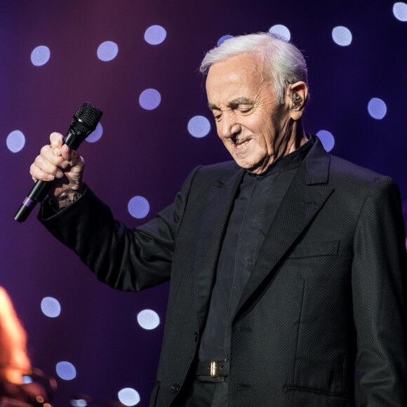 Exclusif - Charles Aznavour en concert à l'Accorhotels Arena (POPB Bercy) à Paris. Le 13 décembre 2017 © Cyril Moreau / Bestimage