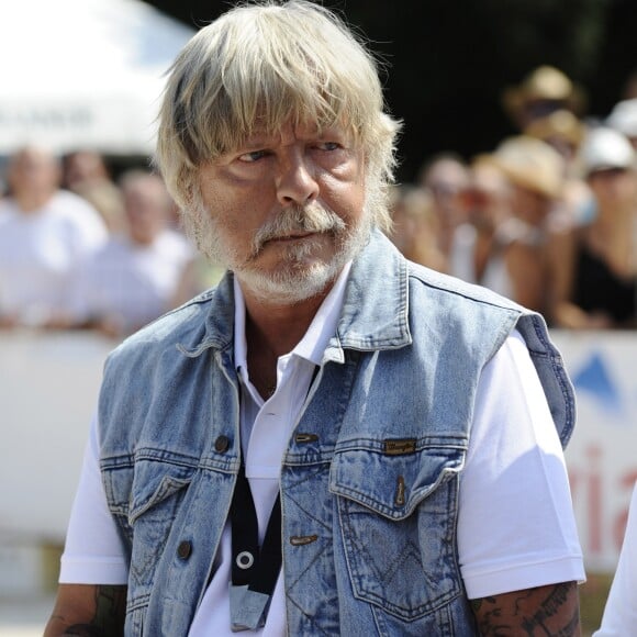 Le chanteur Renaud - Tournoi de pétanque Grand Prix des Personnalités d'Isle sur la Sorgue dans le Vaucluse (84) le 24 juin 2017 © Eric Etten / Bestimage