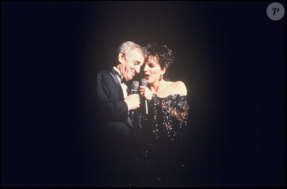 ARCHIVES - Charles Aznavour et Liza Minelli au Lido en 1987.