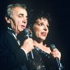 Charles Aznavour et Liza Minelli à Paris en 1987.