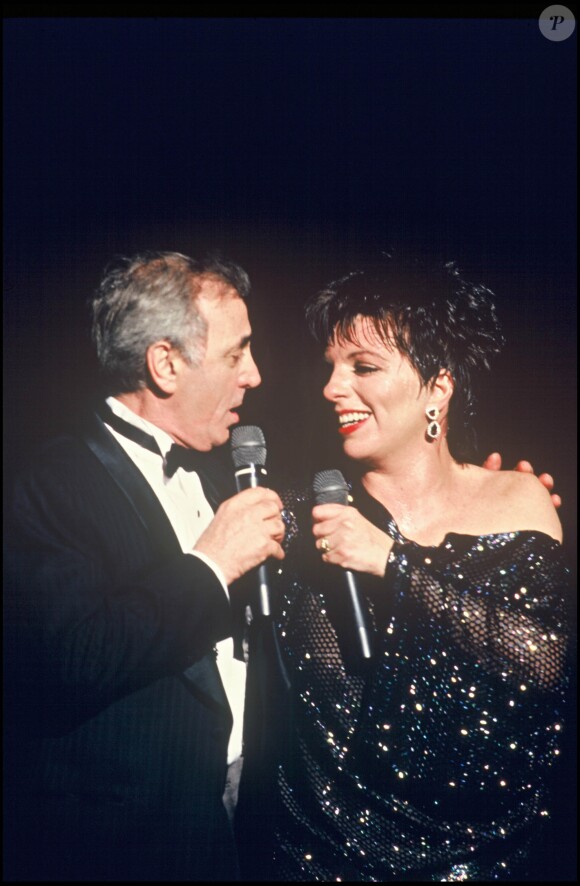 ARCHIVES - Charles Aznavour et Liza Minelli au Lido à Paris en 1987